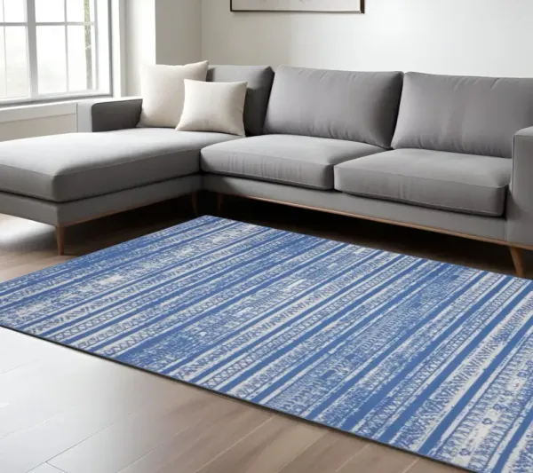 6' x 9' Geometric Dhurrie Polypropylene Area Rug - Light Blue