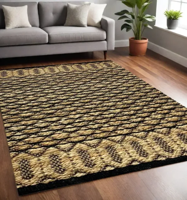5' x 7' Hand Woven Area Rug - Tan And Black
