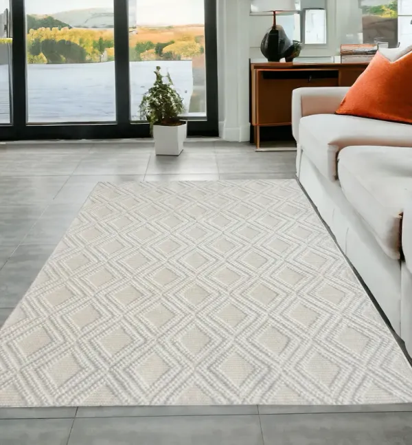 5' x 7' Geometric Handmade Area Rug - Ivory