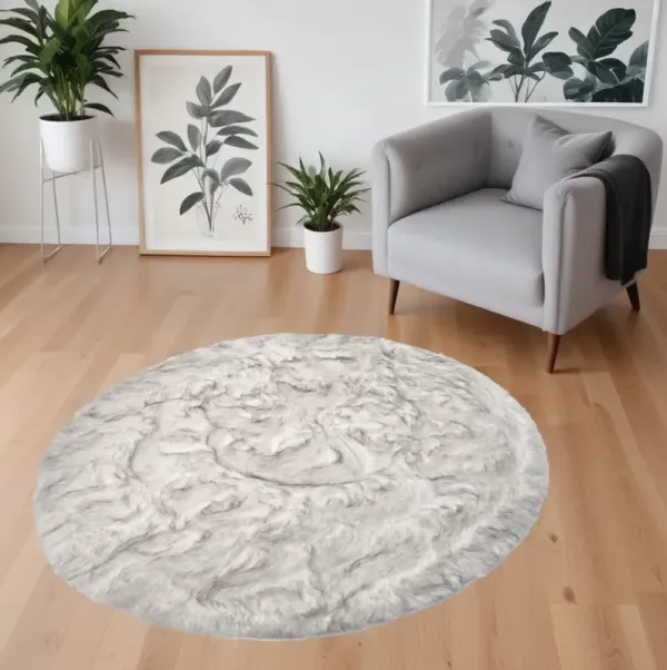6' x 6' Round Faux Fur Washable Non Skid Area Rug - Ombre Gray