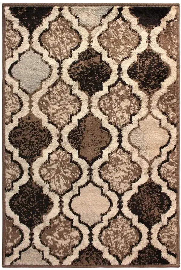 2' x 3' Quatrefoil Power Loom Distressed Stain Resistant Area Rug - Ivory