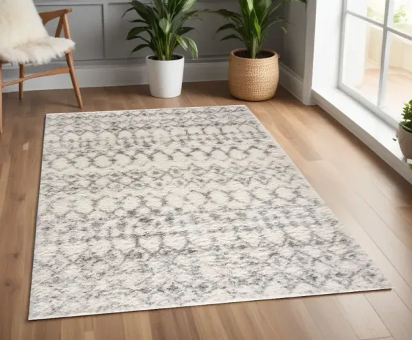 4' x 6' Southwestern Shag Power Loom Area Rug - Gray And Ivory