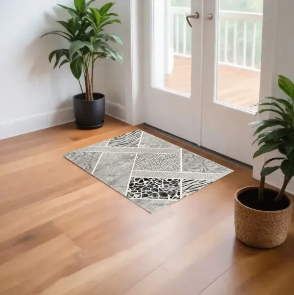 2' x 4' Geometric Power Loom Stain Resistant Area Rug - Gray