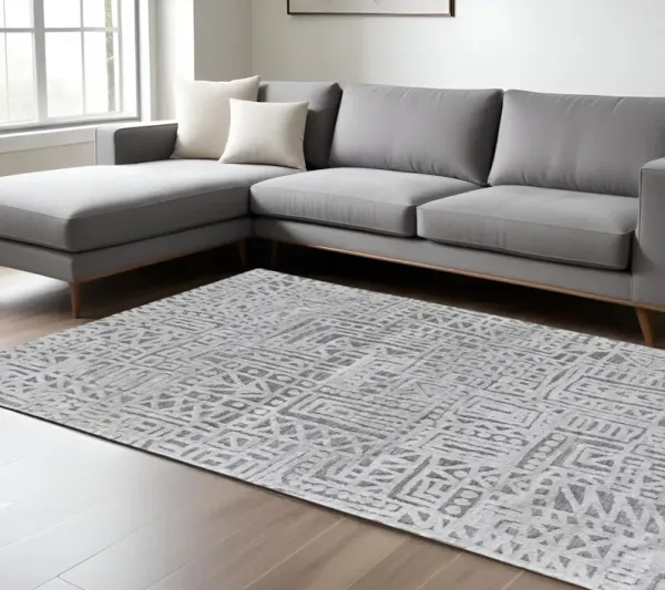 8' x 10' Geometric Stain Resistant Area Rug - Gray And Silver
