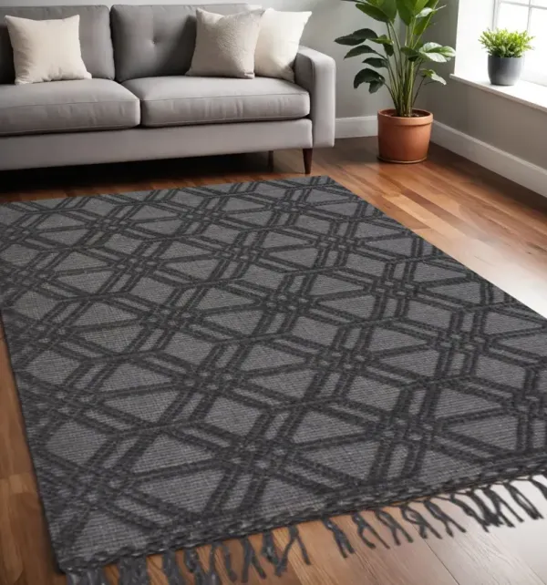5' x 8' Wool Geometric Hand Woven Area Rug With Fringe - Black And Gray