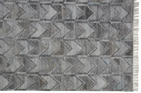 8' x 10' Geometric Hand Woven Stain Resistant Area Rug With Fringe - Gray Silver And Taupe