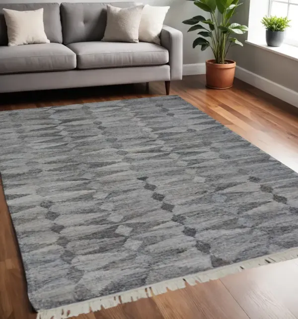 5' x 8' Geometric Hand Woven Stain Resistant Area Rug With Fringe - Gray Silver And Ivory