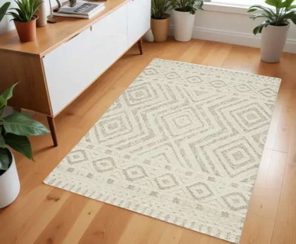 4' x 6' Wool Geometric Tufted Handmade Stain Resistant Area Rug - Ivory And Tan