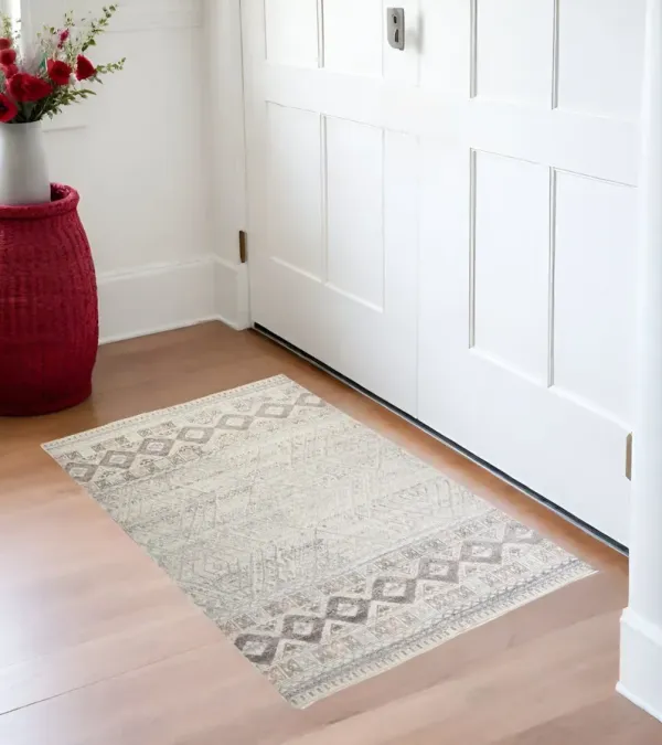 2' x 3' Geometric Hand Knotted Viscose Area Rug - Gray And Ivory