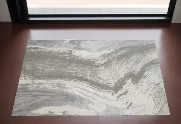 1.7' x 2.8' Abstract Power Loom Area Rug - Gray And Ivory