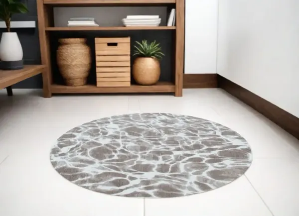 5' Round Abstract Non Skid Area Rug - Gray