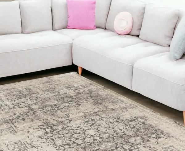 10' x 14' Traditional Floral Area Rug - Gray And Ivory