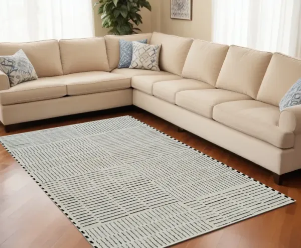 5' x 8' Abstract Distressed Area Rug - Black And Cream