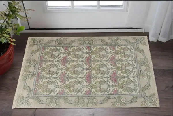 2' x 3' Wool Floral Hand Knotted Area Rug - Ivory Gray And Pink