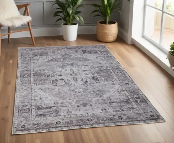 4' x 6' Oriental Power Loom Worn Faded Washable Area Rug - Gray And Ivory