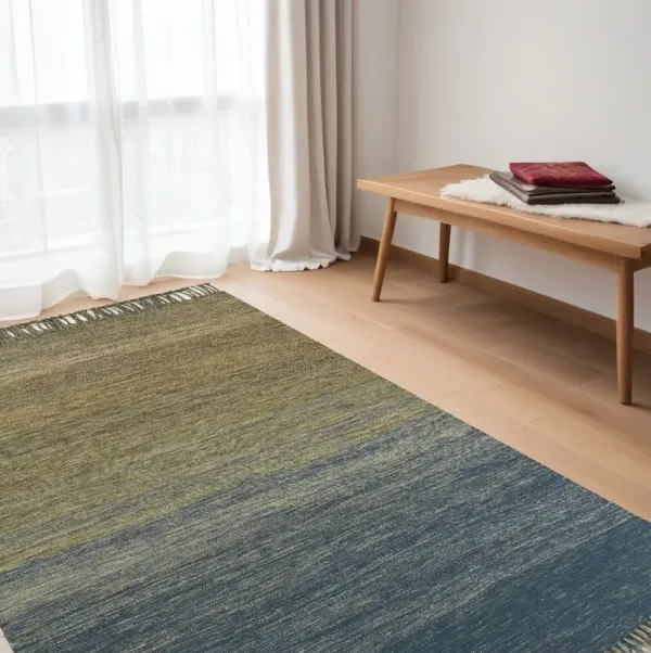 5' x 8' Wool Ombre Hand Woven Area Rug - Blue And Ivory