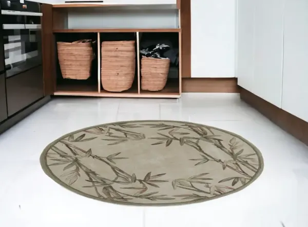 6' Hand Tufted Tropical Bamboo Round Indoor Area Rug - Ivory