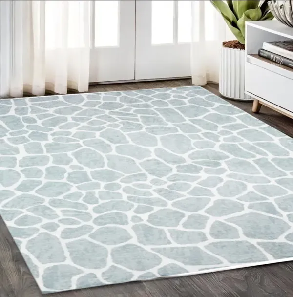 5' x 8' Animal Print Handmade Non Skid Area Rug - Gray And Ivory