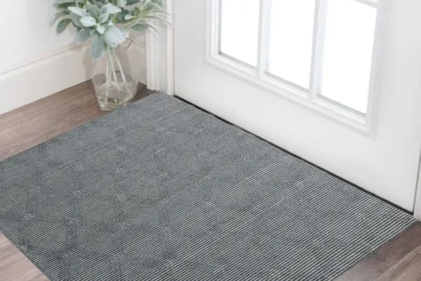 2' x 3' Wool Geometric Hand Woven Area Rug - Gray