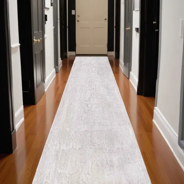 8' x 2.6' Abstract Non Skid Area Rug - White