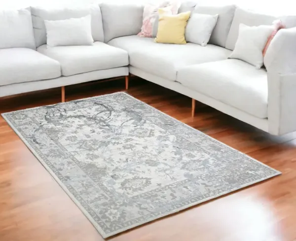 5.3' x 7.5' Abstract Area Rug - Gray And Silver