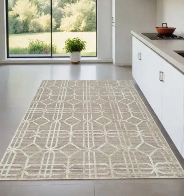 4' x 6' Distressed Area Rug - Beige And Brown