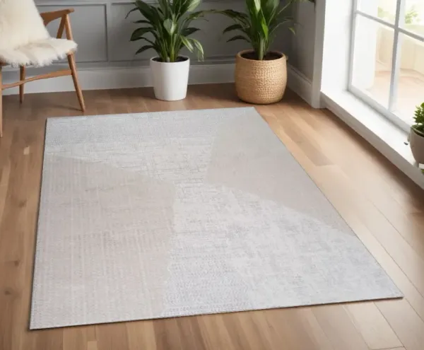 4' x 6' Abstract Non Skid Area Rug - Beige And Cream