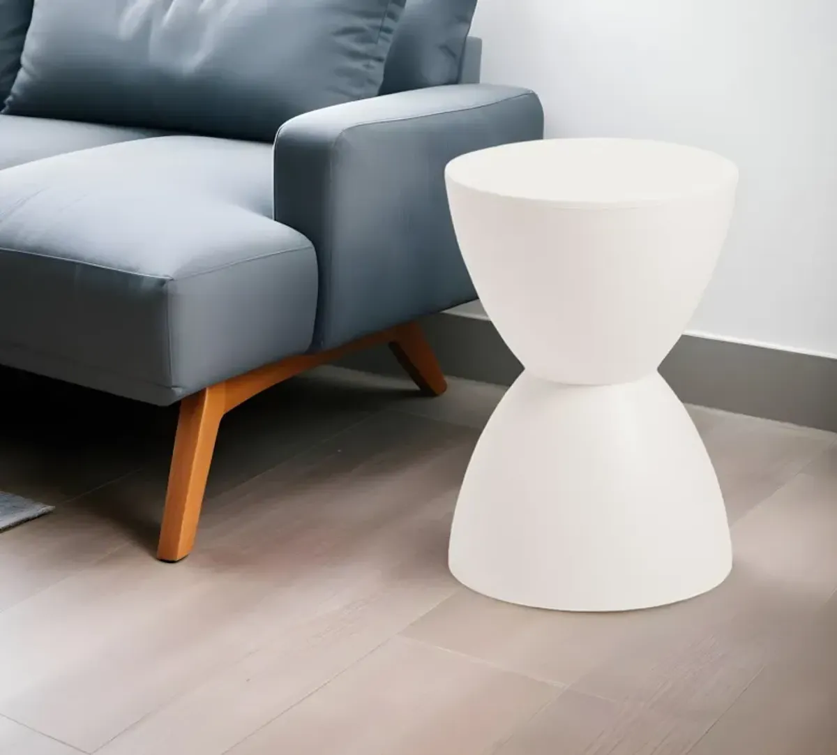 Heavy Duty Plastic Round Pedestal End Table - White