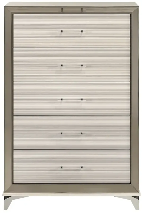 Star - Chest - White