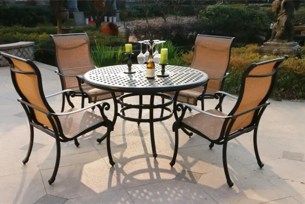 Round 51.9" Long Aluminum Dining Set