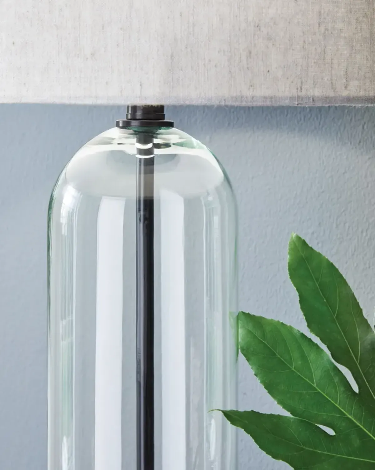 Kerrbrook - Clear / Black - Glass Table Lamp