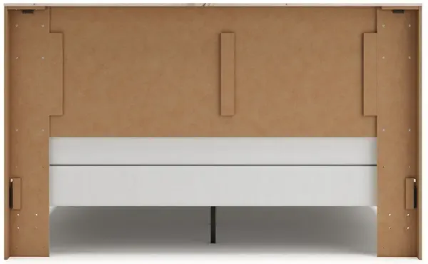 Lawroy - King Panel Bed - Light Natural