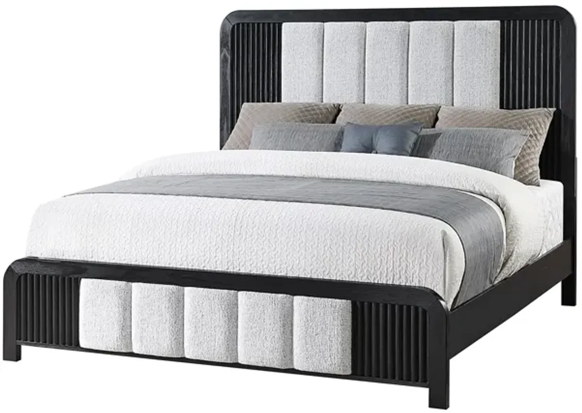 Beverly - Bed With Fluted Detailing