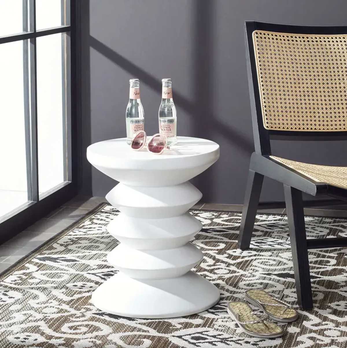 SAFAVIEH Benaya Outdoor Concrete Accent Table