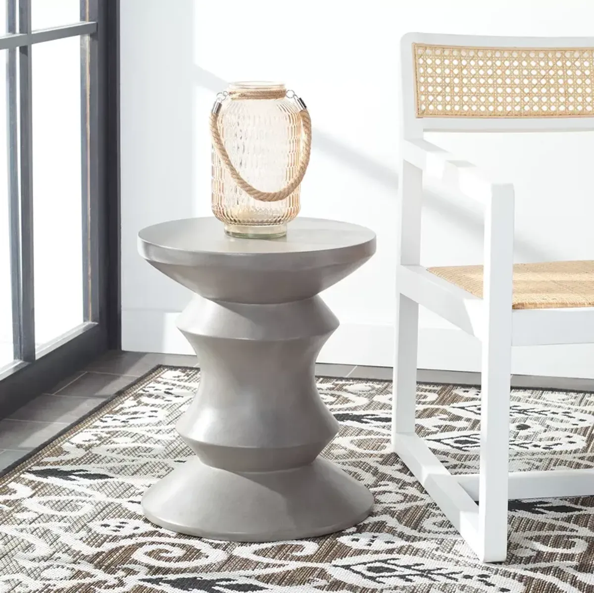 SAFAVIEH Katara Outdoor Concrete Accent Table