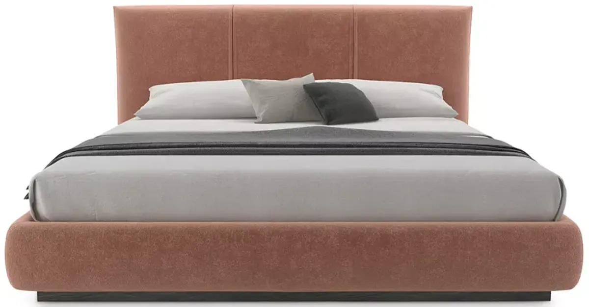 HuppÃ© Laurent Upholstered King Bed