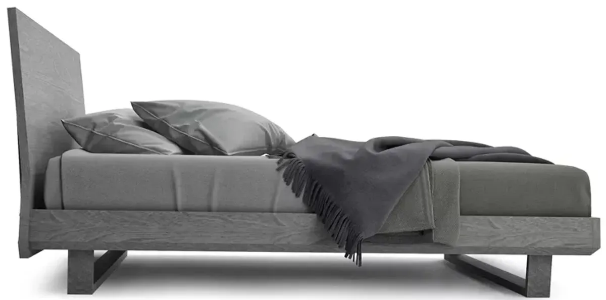 HuppÃ© Clark Queen Bed