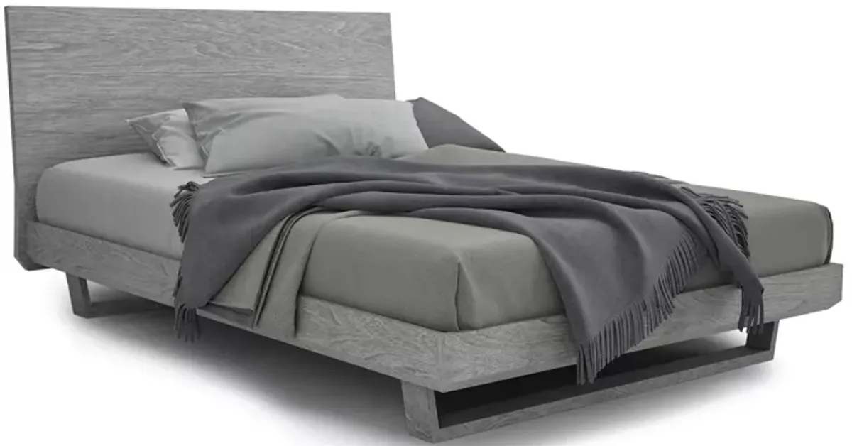 HuppÃ© Clark Queen Bed