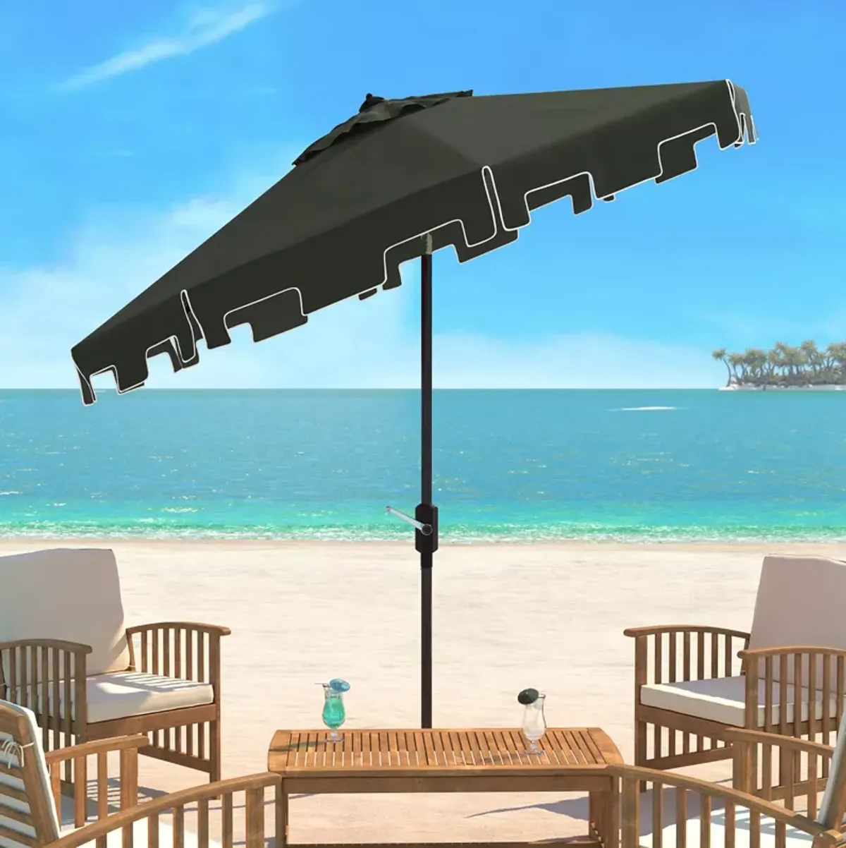 SAFAVIEH Zimmerman 9 Ft Crank Market Umbrella