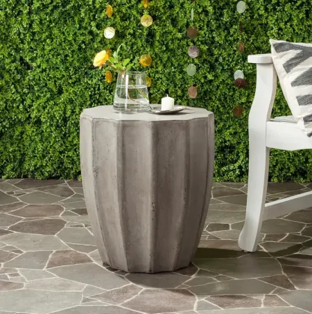 SAFAVIEH Jaslyn Indoor/Outdoor Modern Concrete Round Accent Table