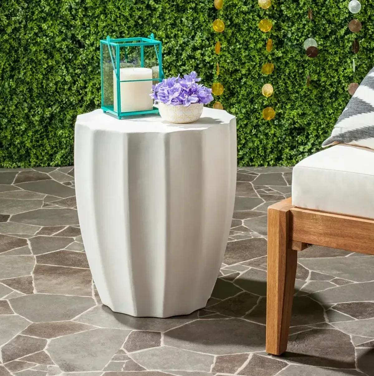 SAFAVIEH Jaslyn Indoor/Outdoor Modern Concrete Round Accent Table