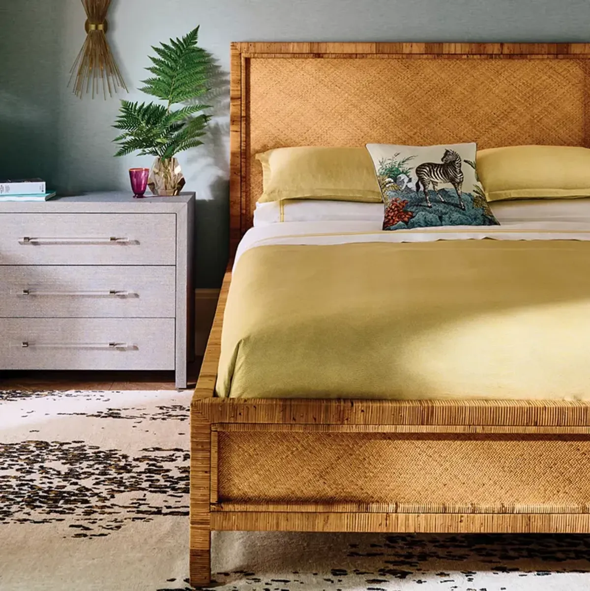 Universal Long Key Queen Bed