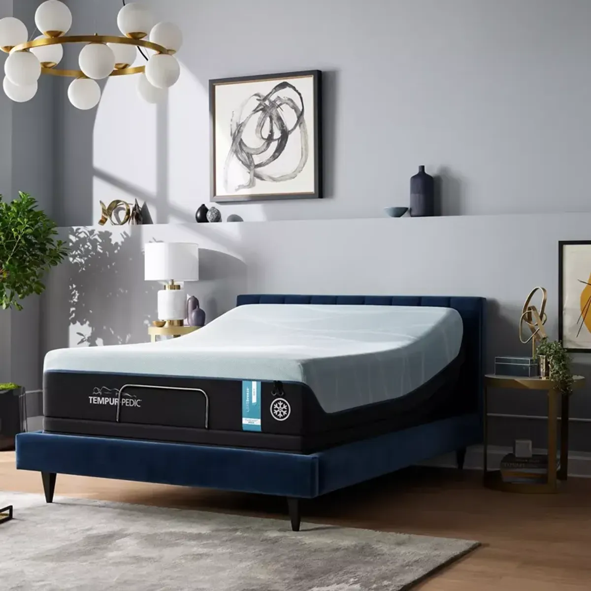 Tempur-Pedic TEMPUR-LUXEbreeze° Soft Queen Mattress & Box Spring Set
