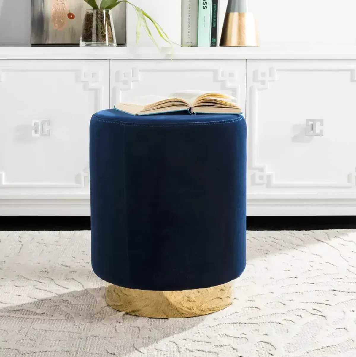 SAFAVIEH Elsworth Velvet Ottoman with Brass Base