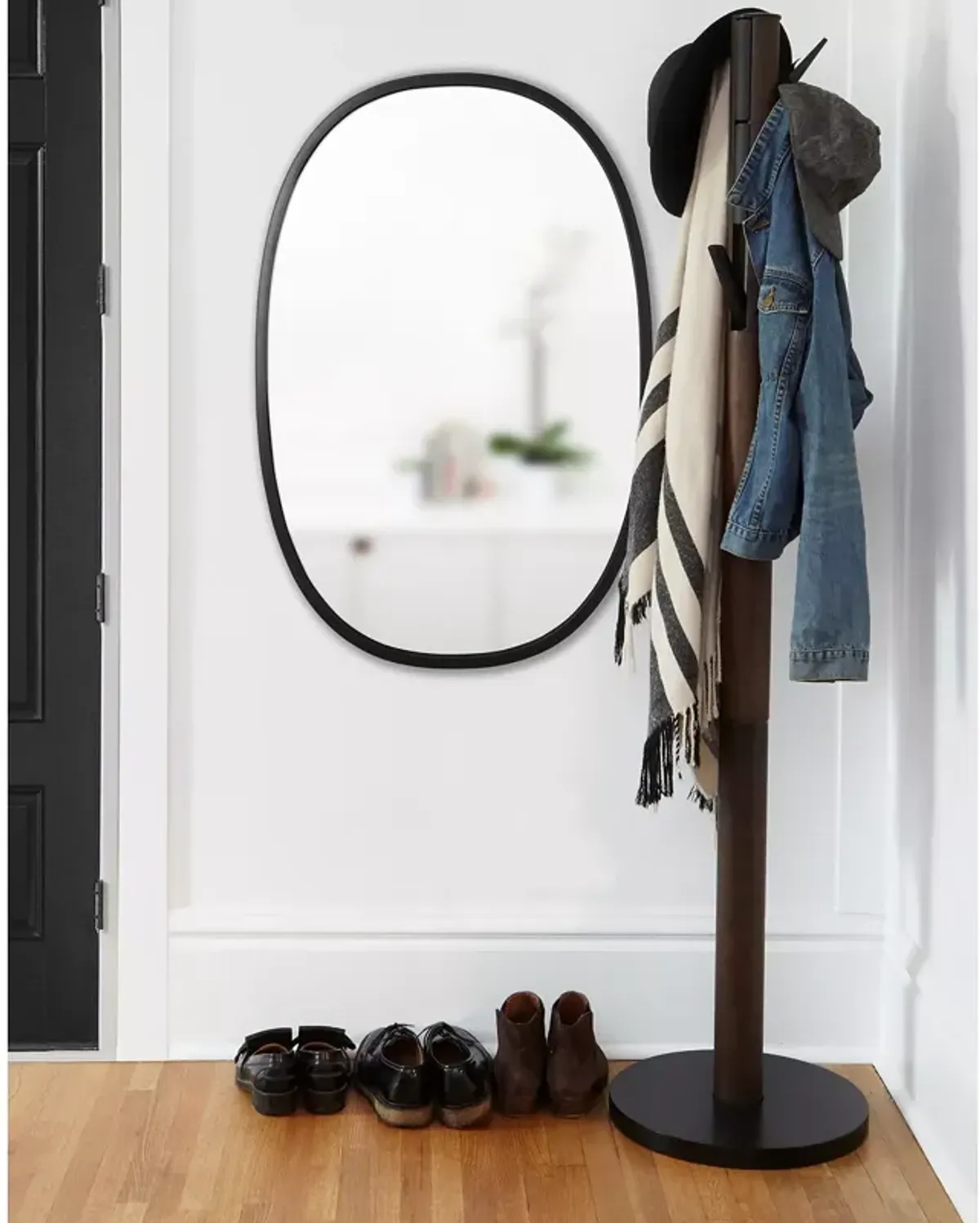 Umbra Hub Oval Mirror, 24" x 36"