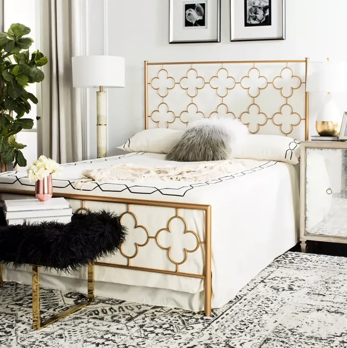 Safavieh Morris Lattice 62.5" Metal Bed - Queen