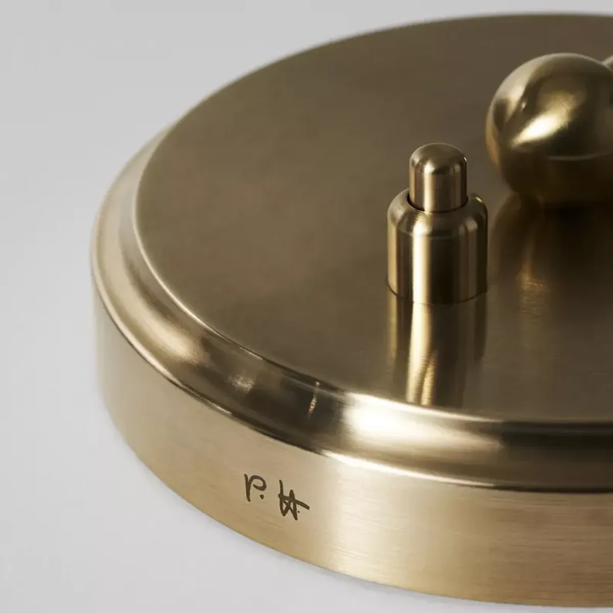 Louis Poulsen PH 2/2 Luna Table Lamp