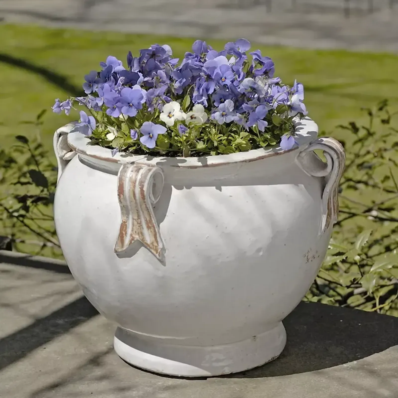 CAMPANIA INTERNATIONAL Round Handle Planter