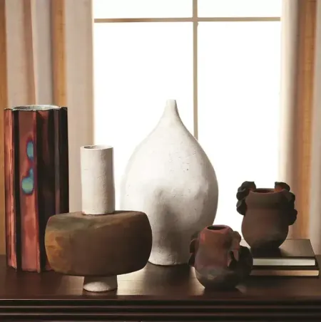 Global Views Ruffled Side Vase