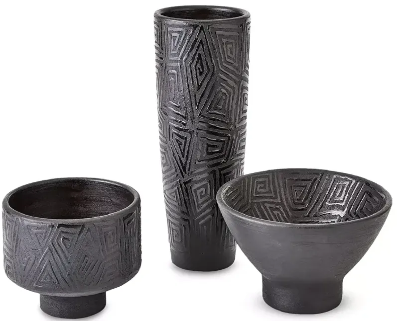 Global Views Amazonas Vase in Black